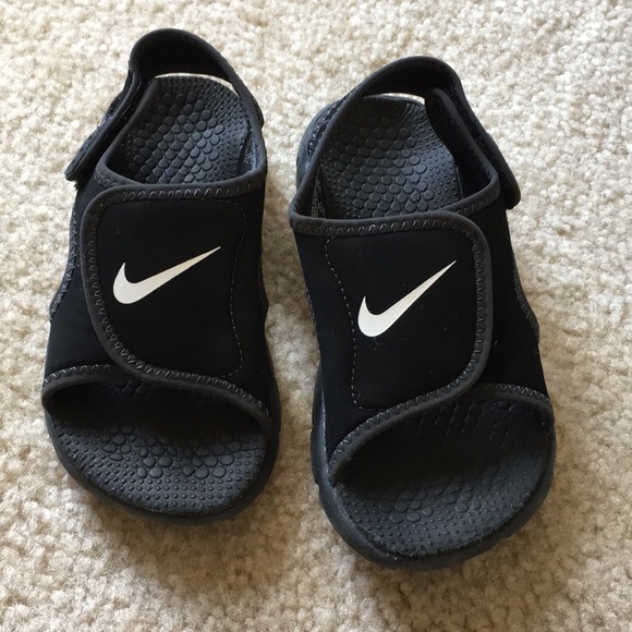 nike velcro sandals